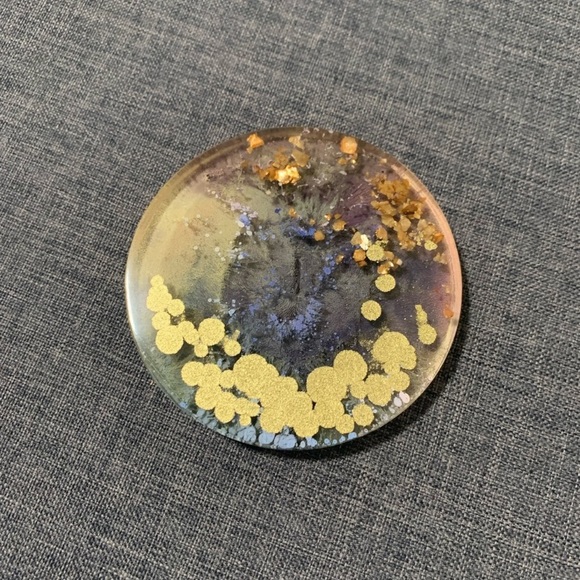 Resin Crystal Embedded Handmade Coaster Set - Picture 4 of 8